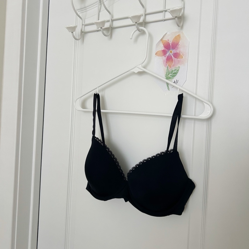 Calvin Klein 34DD Elegant Black Lace Trip Bra